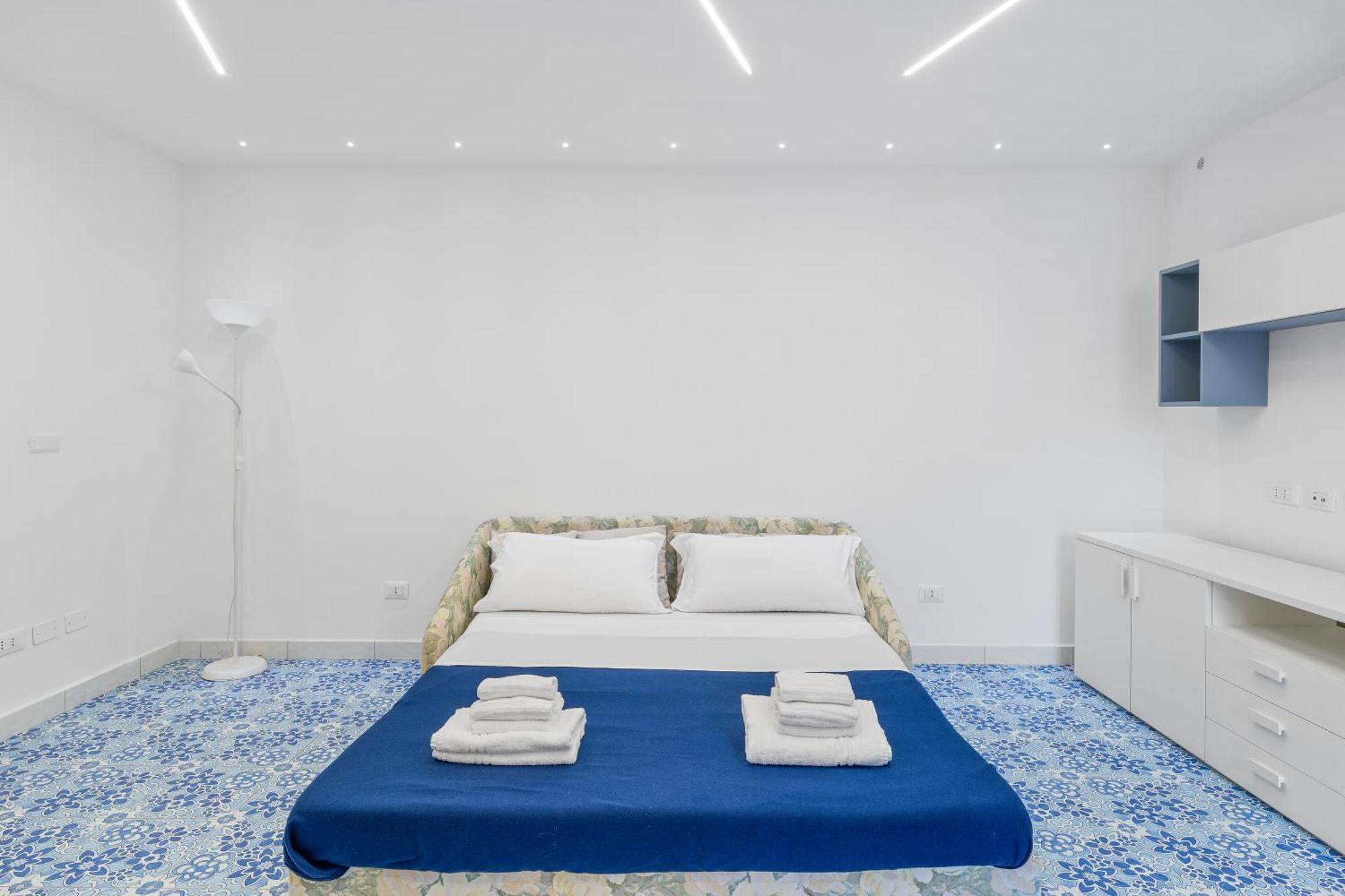 Luxe Minimal Duplex, Amalfi Coast - Airhome วีโกเอเกวนเซ ภายนอก รูปภาพ