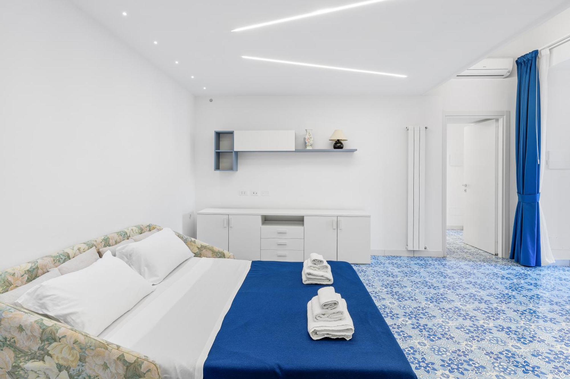 Luxe Minimal Duplex, Amalfi Coast - Airhome วีโกเอเกวนเซ ภายนอก รูปภาพ