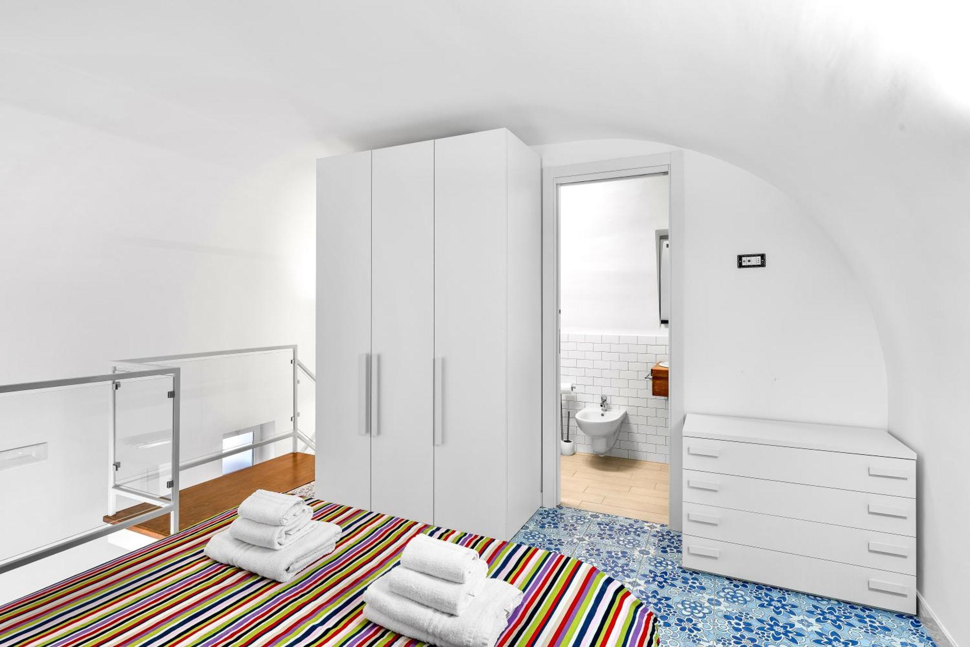 Luxe Minimal Duplex, Amalfi Coast - Airhome วีโกเอเกวนเซ ภายนอก รูปภาพ